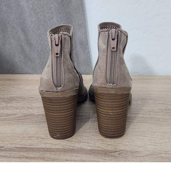 Dolce Vita Women's Size 6.5 Jiffy Ankle Boot Block Heel Booties Tan Khaki Suede - Picture 3 of 8